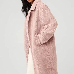 ALO Yoga Sherpa Trench Coat in Dusty Rose, XS